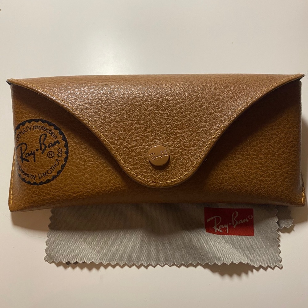 Ray-Ban sunglasses 🕶 case